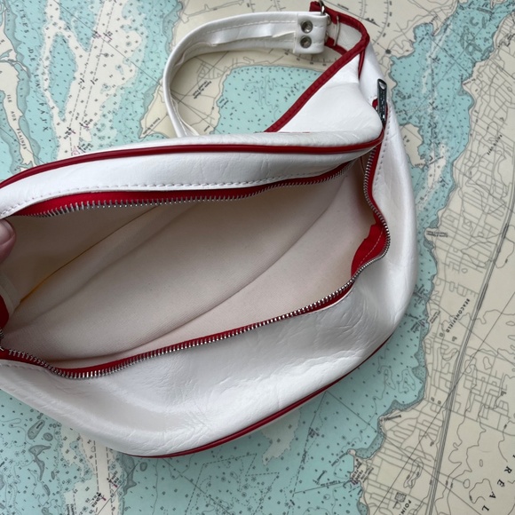 Vintage Air Canada Club SkiFari Vinyl Belt Bag UTL Holiday Tours - Picture 6 of 6